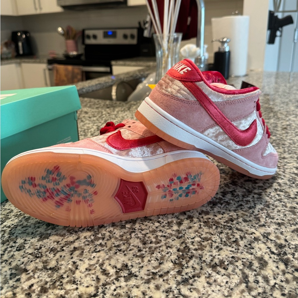 Brand New NIKE SB X STRANGELOVE Dunk Low 6.5